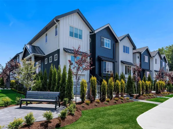 10145 5th St #9, Sidney, BC V8L 0E4