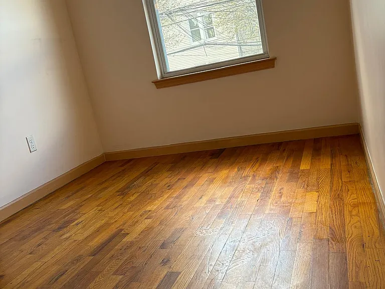 35 Logan Ave #1 — Photo 19