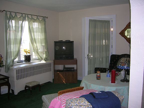 FAMILYROOM
