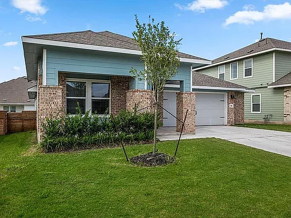 4 bed, 2303 sqft, $2,599 — Photo 3