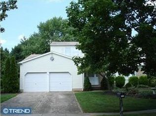 703 Decatur Dr, Mount Laurel, NJ 08054