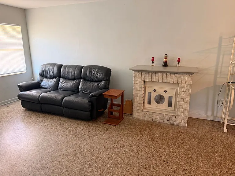 602 Josephine St — Photo 6
