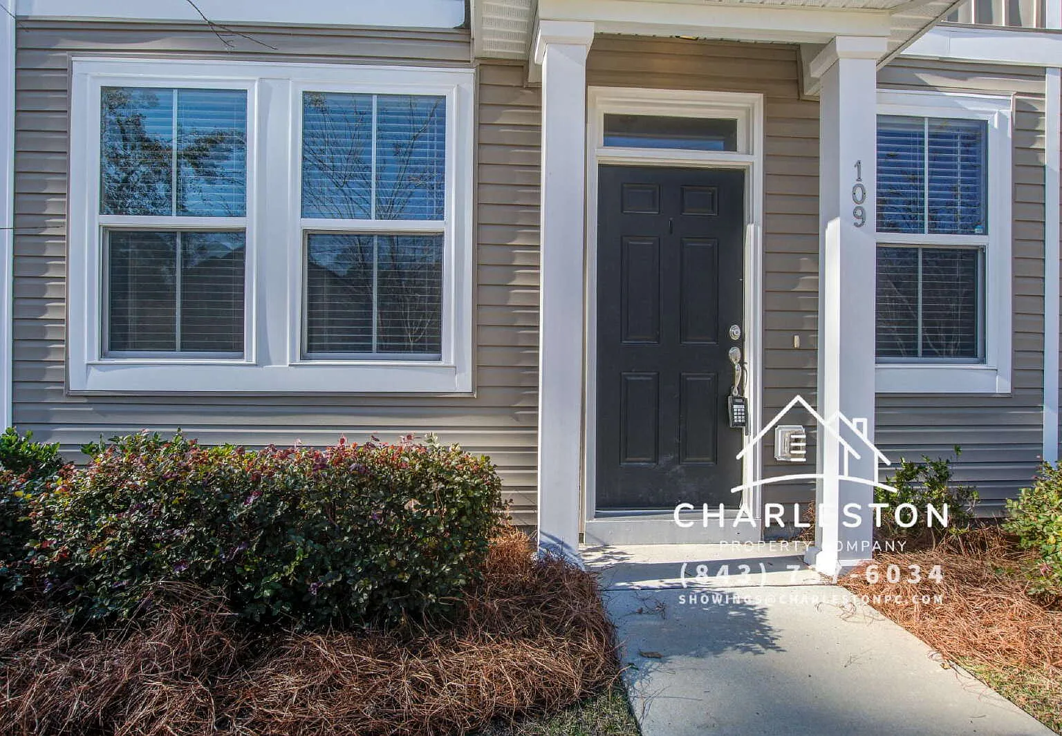 2 bed, 2.5 bath, 1295 sqft, $1,695 — Photo 2