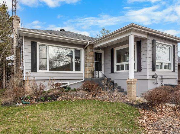 13 Harris St, Perth, ON K7H 2Y1