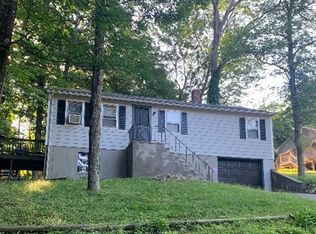 59 Red Oak Ln, Southbridge, MA 01550