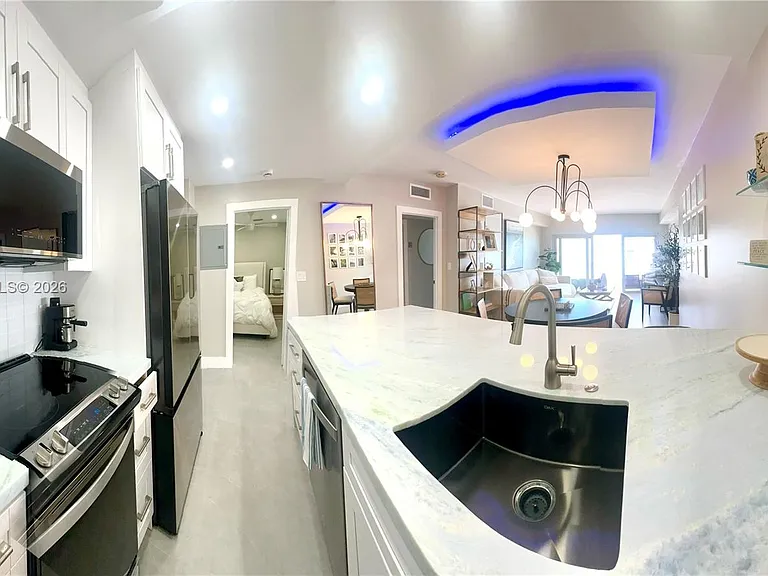 1980 S Ocean Dr #8D — Photo 6