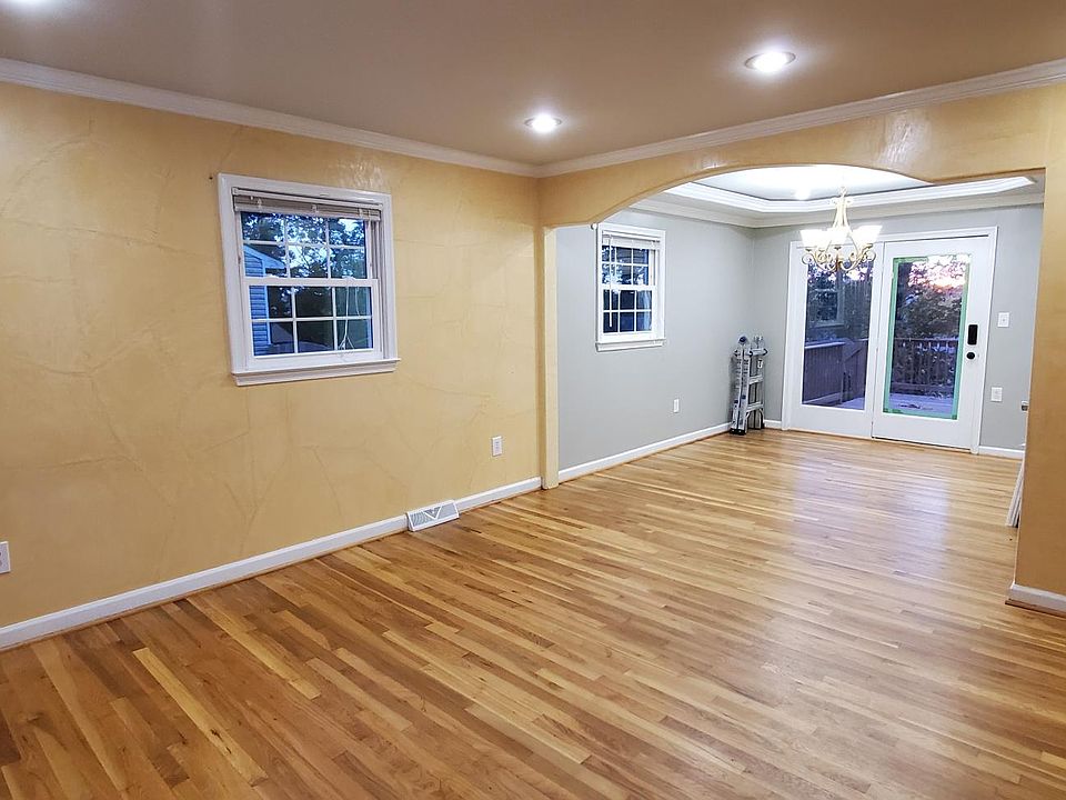 1st image of 2808 Powell Dr