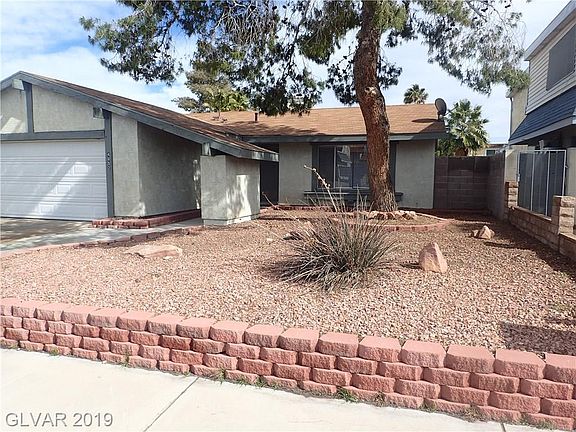 2nd image of 4852 Castle Rock Ct