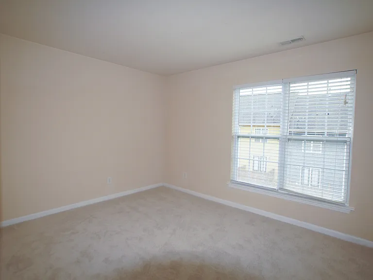 136 Dove Cottage Ln — Photo 25