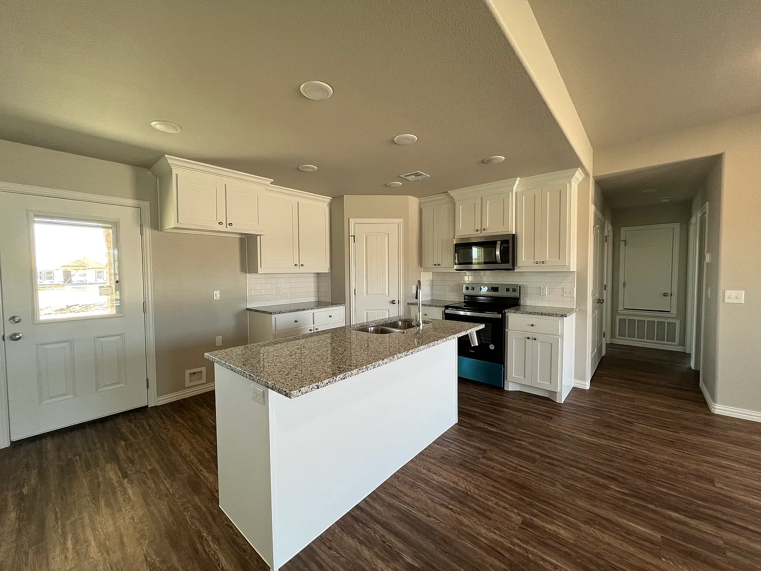 3 bed, 1308 sqft, $1,650 — Photo 3