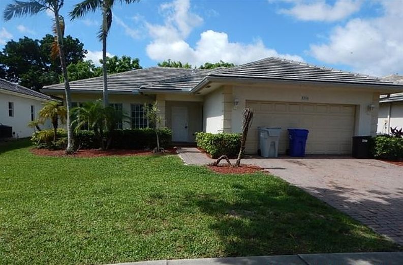 2nd image of 1704 NW 2nd St