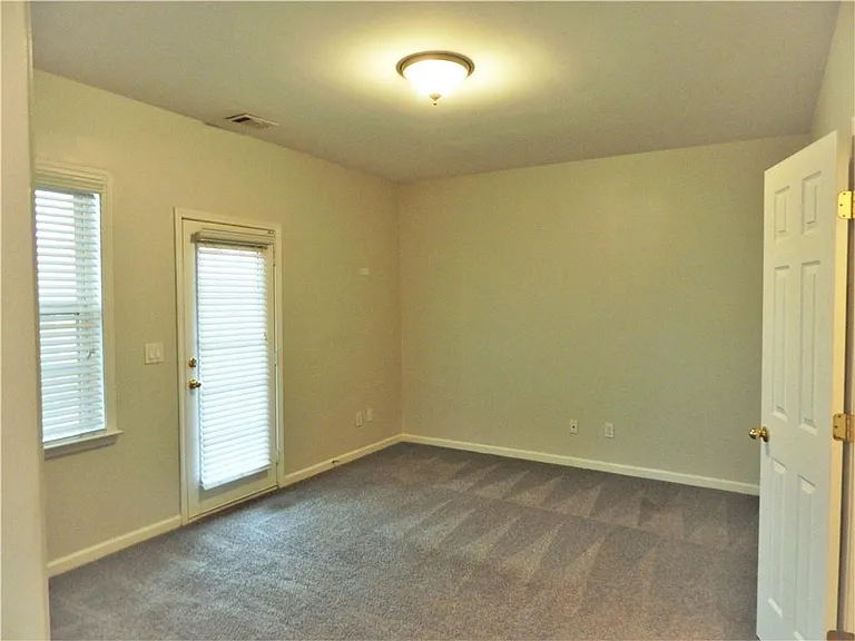 10829 Yorkwood St — Photo 56