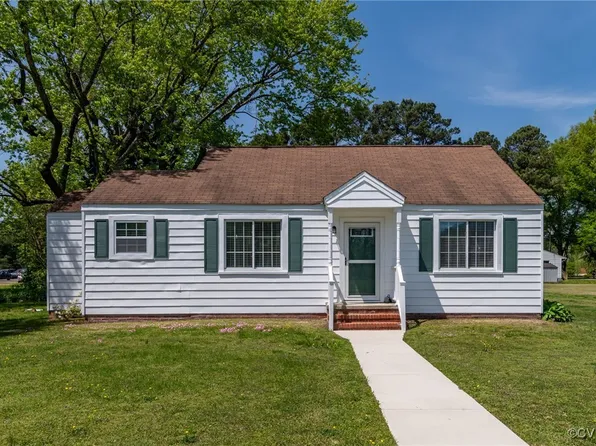 140 Cheatham Dr, West Point, VA 23181