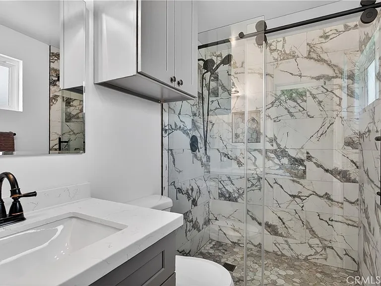 2730 S Poplar St — Photo 14