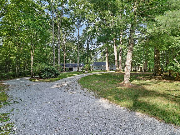3rd image of 227 Avondale Ln