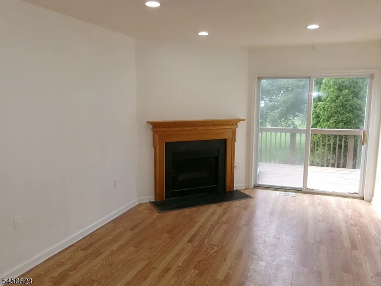 31 Victoria Dr — Photo 7