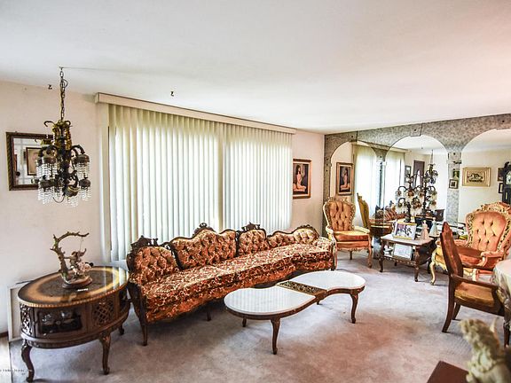 5th image of 223 Eltingville Blvd