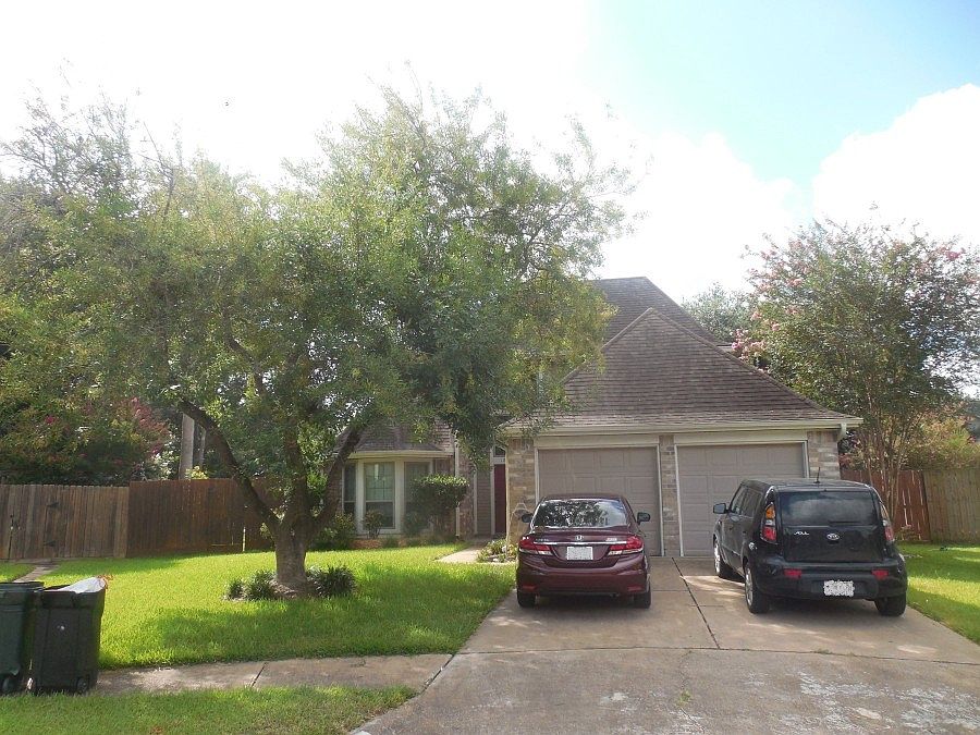 1st image of 12207 Knights Hill Ct