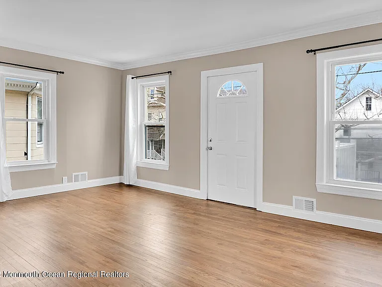 907 Bond St #2 — Photo 5