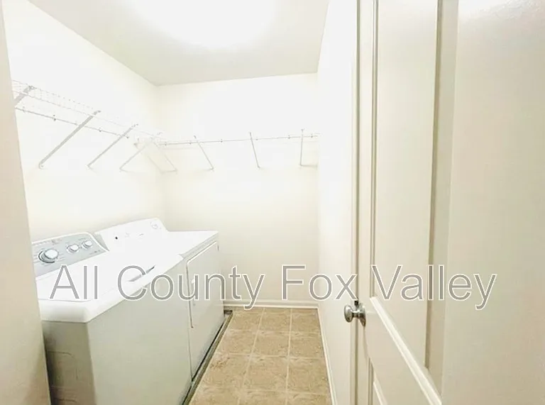 459 Grosvenor Ln — Photo 19
