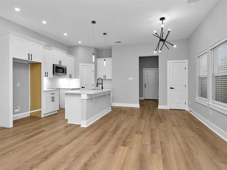 6918 Dumble St #B — Photo 11