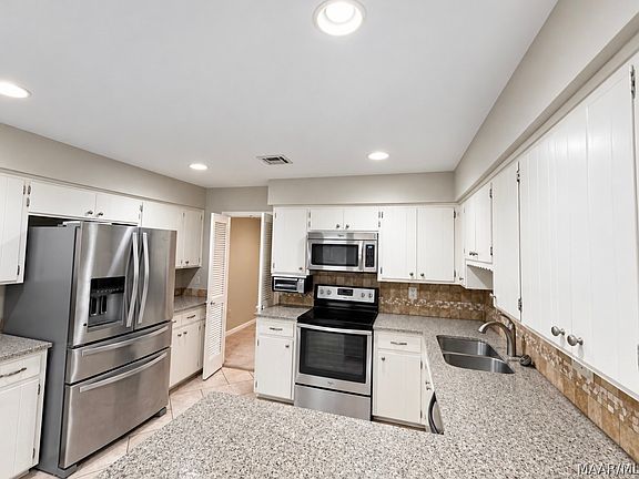 3rd image of 1237 Edgeworth Dr