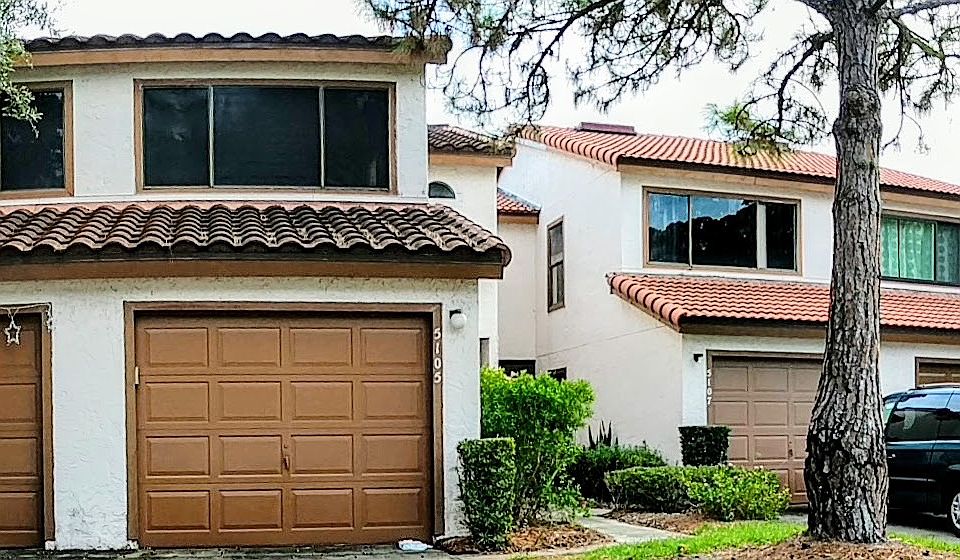 2-STORY TOWNHOME