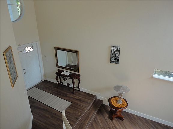 4th image of 5910 NW 59th Avenue