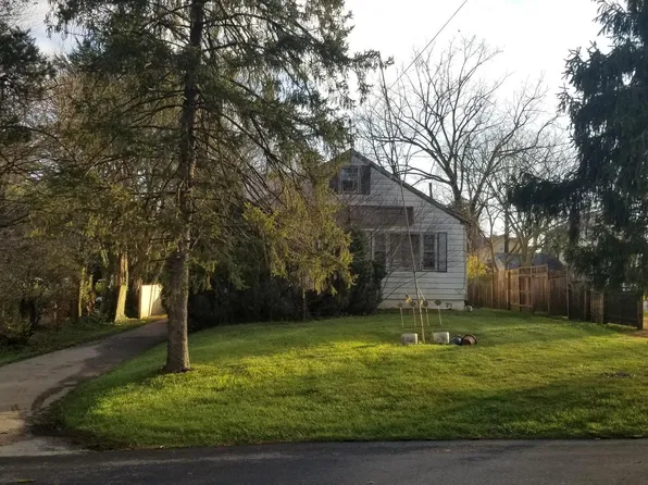 3 Spring Ln, West Chester, PA 19382