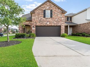 8011 Oxbow Manor Ln, Cypress, TX 77433