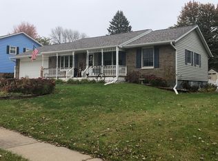 1621 9th St NW, Clinton, IA 52732