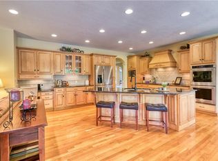 2071 Eagle Trace Dr, Greenwood, IN 46143 | Zillow
