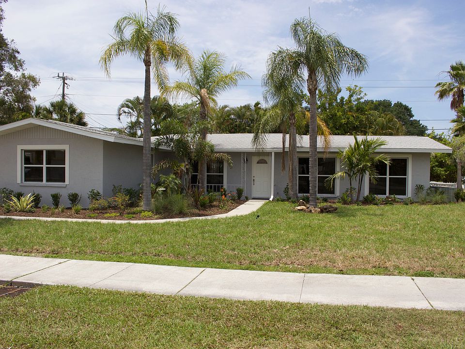 1st image of 814 Harbor Dr S