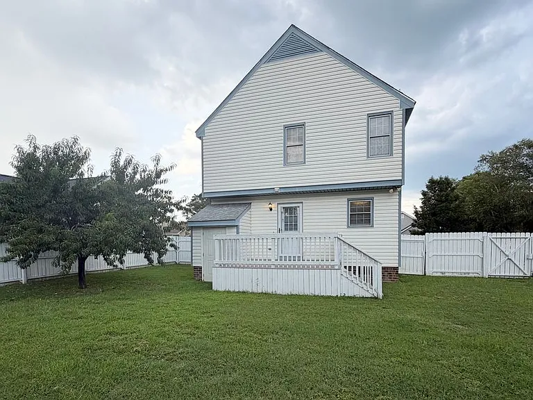 2421 Sexton Rd — Photo 36