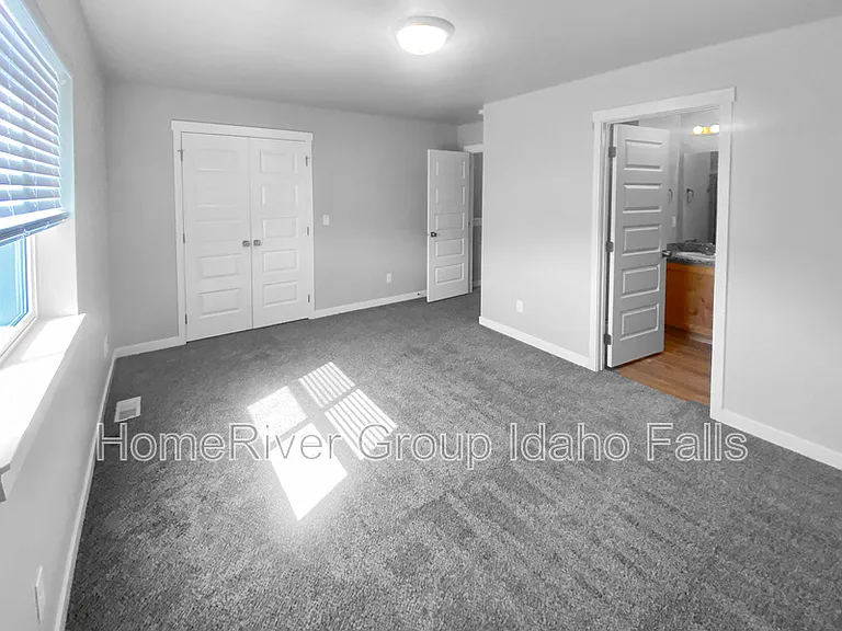 2001 Lawrence Ln #704 — Photo 7