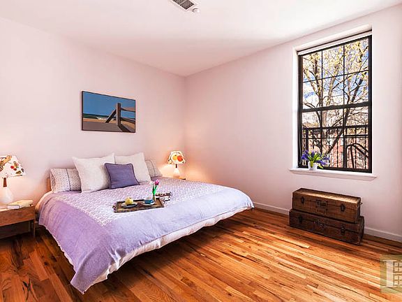 4th image of 320 Washington Ave APT 3A
