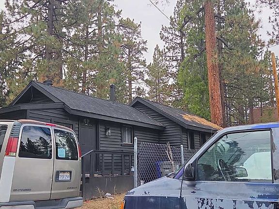 2nd image of 620 Merced Ln