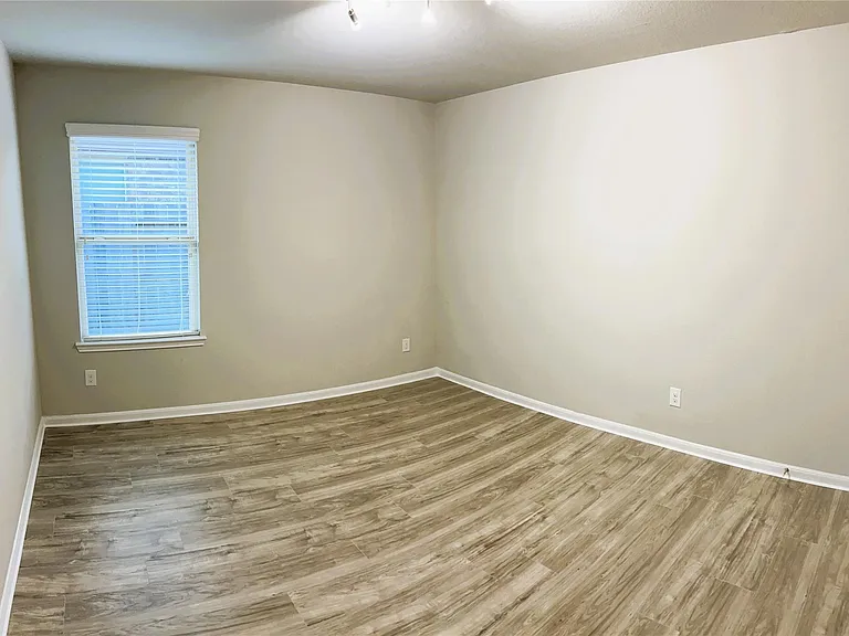 1402 Central Heights Dr — Photo 20