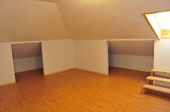5th image of 19 Greenwood St