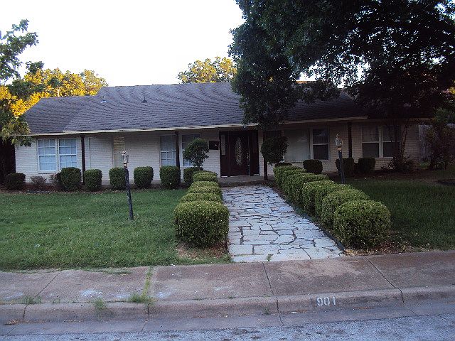 1st image of 901 Egyptian Way
