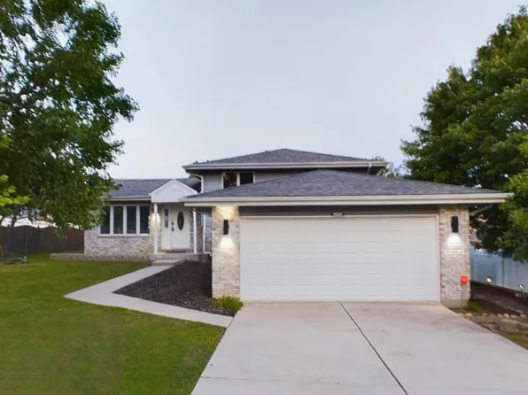 1924 Connie Dr, Crest Hill, IL 60403