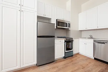 Rented by R New York