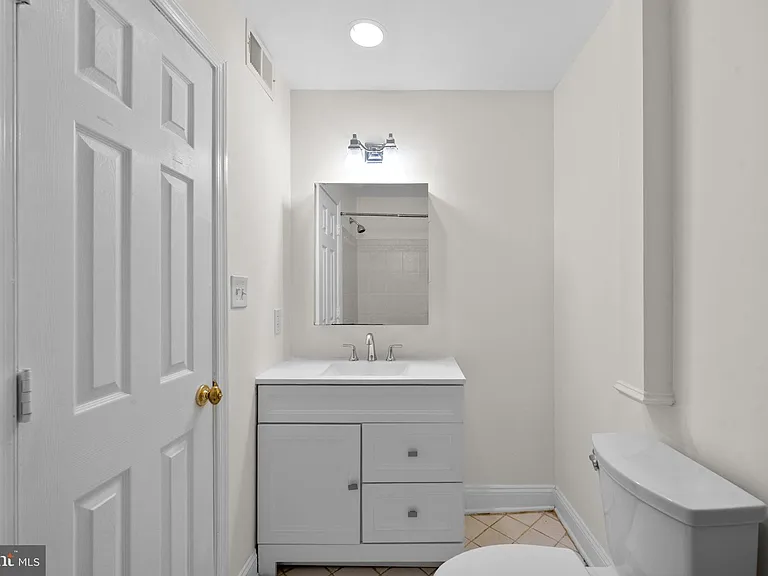 1010 W St NW — Photo 22