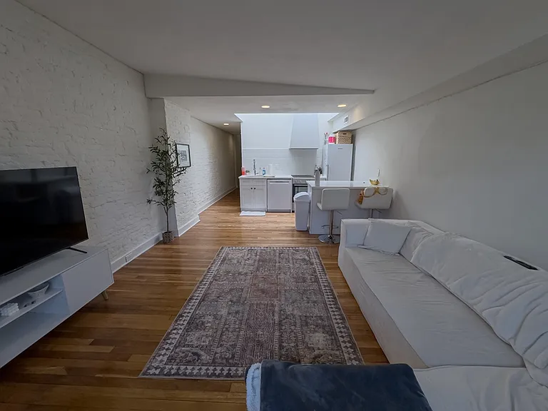 1934 Green St #3 — Photo 12