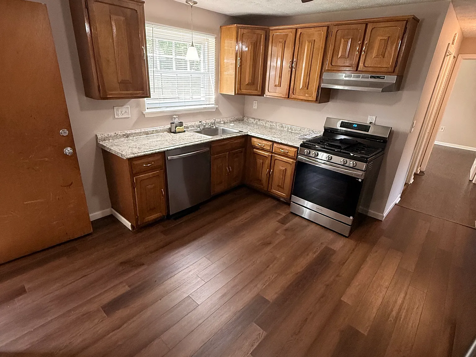 2 bed, $2,050 — Photo 1