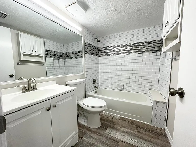 1182 Pine Ridge Cir W — Photo 3
