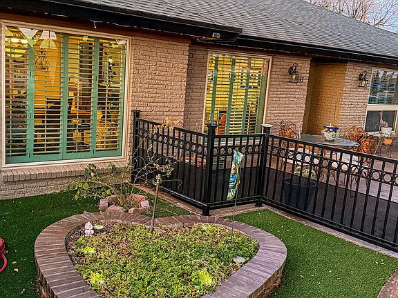 2nd image of 9517 Desert Hills Ln