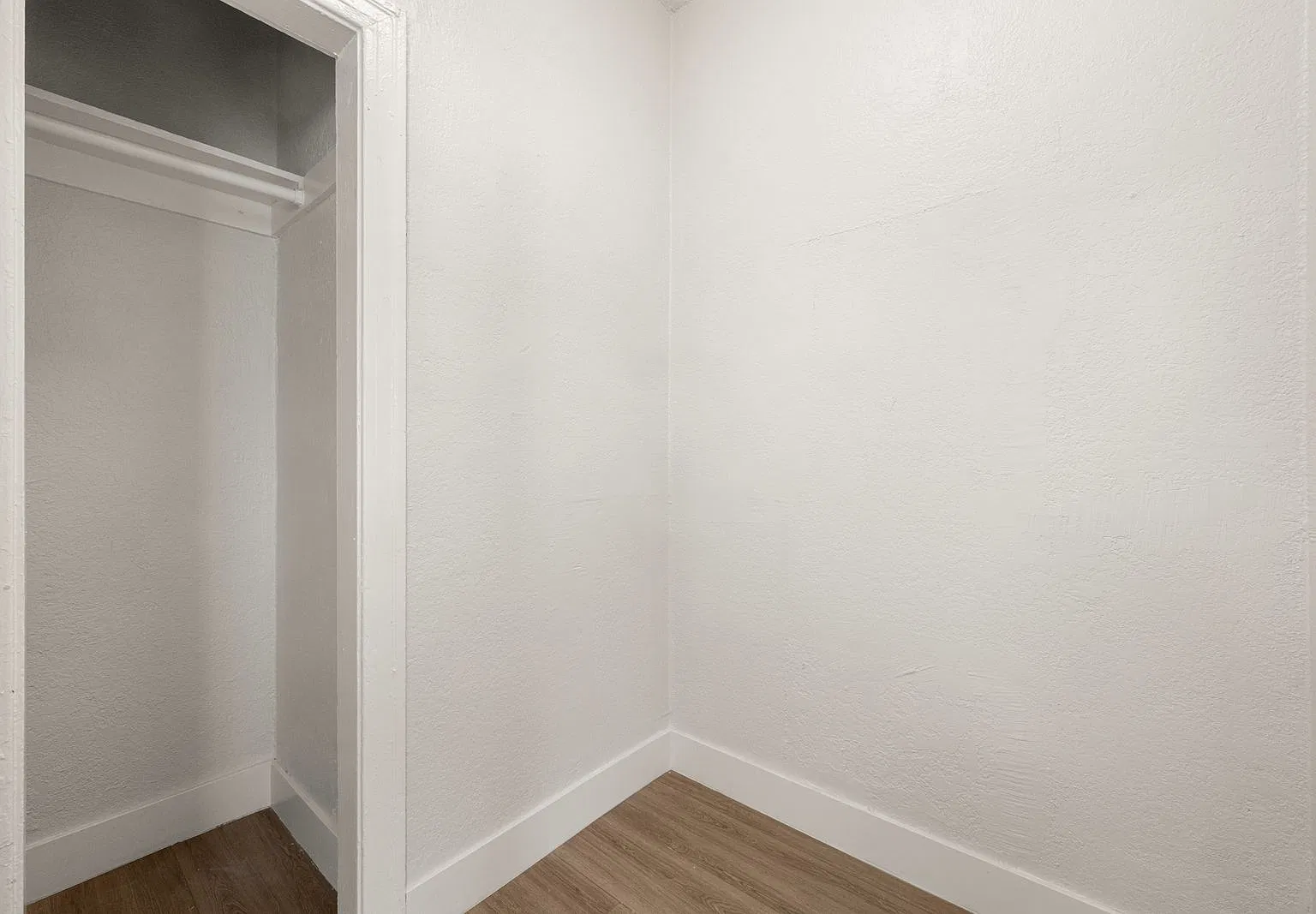 Studio, 400 sqft, $1,395 — Photo 4