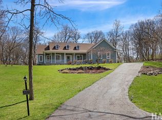 3315 Sherwood Forest Dr, Spring Grove, IL