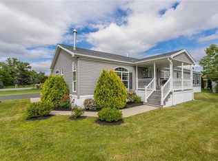 6325 Roberts Dr, Victor, NY 14564